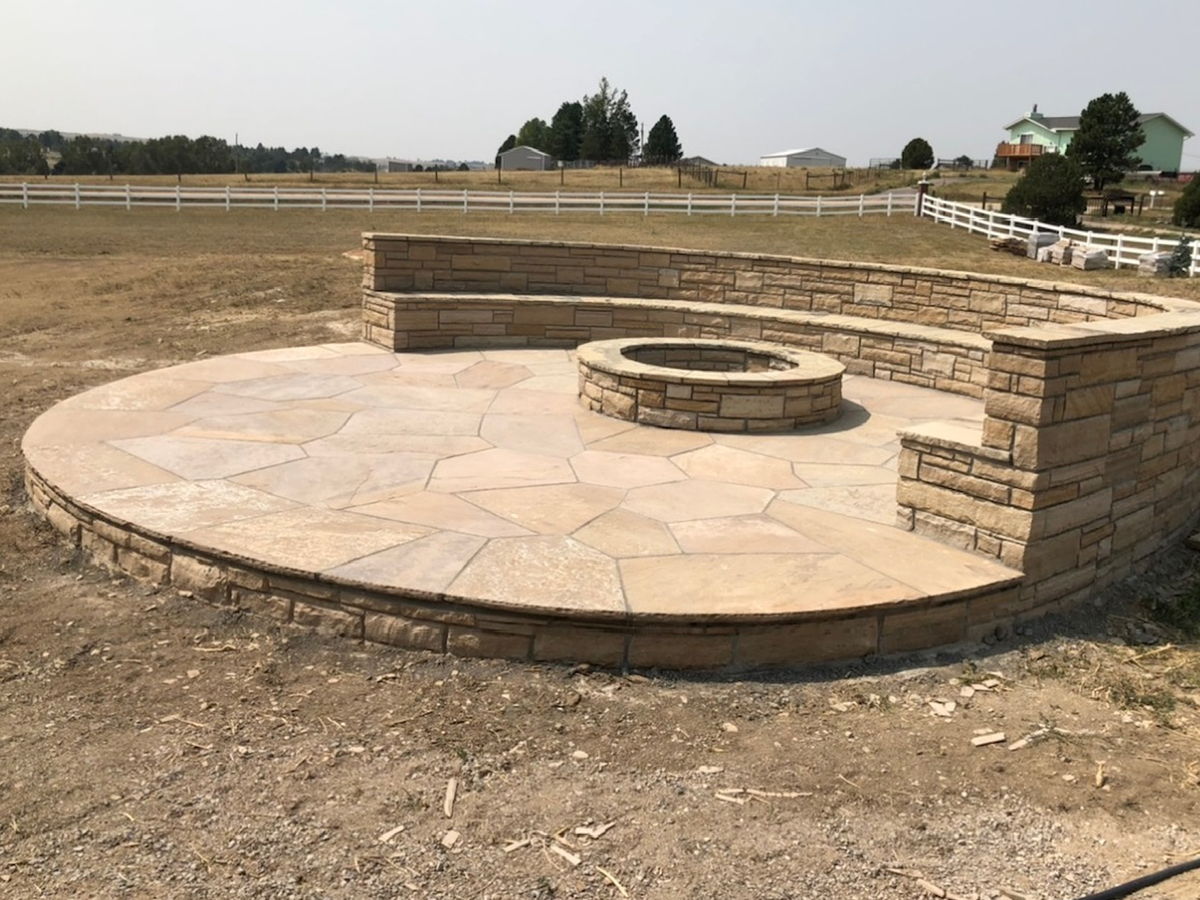 Flagstone patio & fire pit